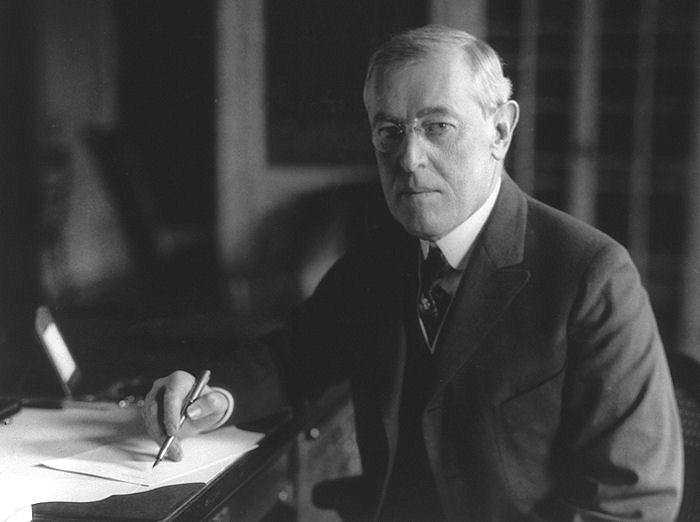 Wilson woodrow points fourteen president 14 league his desk uva presidents did 1918 why nations press papers digitize war write